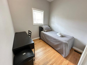 Wonderful Room Close to Downtown Chicago - Free Parking